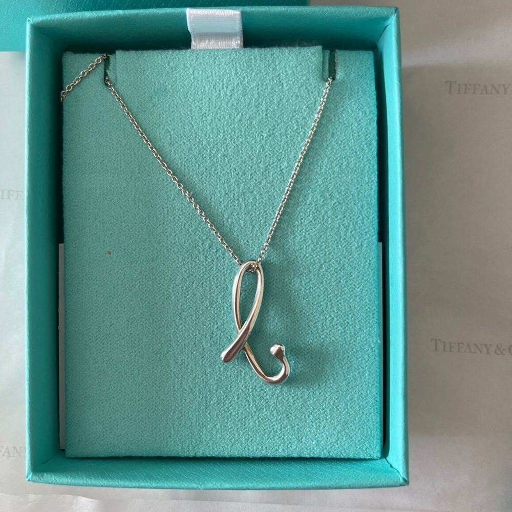 Tiffany & co Elsa Peretti initial necklace “b”